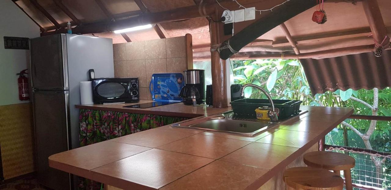 Location " La Pirogue " Maison D'Hotes A Moorea Haapiti Exterior foto